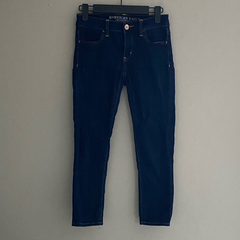 American Eagle dark wash stretchy Capris